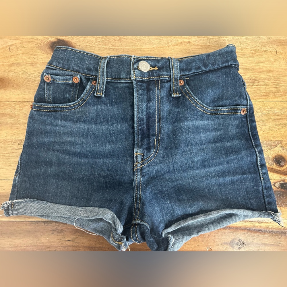 Levi's High Rise Short Shorts - Size 23